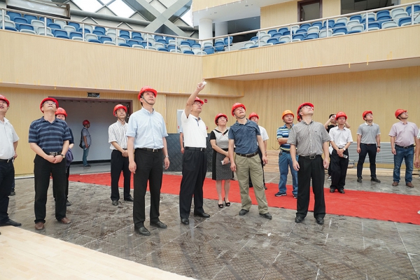 市委書記史濟錫、市長朱晨調(diào)研中立公司承建的民生項目工程